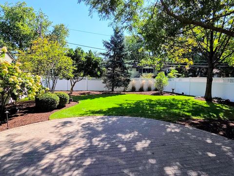 Tiny photo for 3919 Washington Street, Downers Grove, IL 60515 (MLS # 12550441)