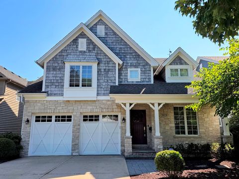 Photo of 3919 Washington Street, Downers Grove, IL 60515 (MLS # 12550441)