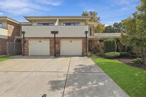 Photo of 37 Sorrento Drive #37, Palos Heights, IL 60463 (MLS # 12783060)
