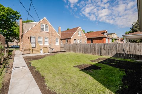 Tiny photo for 8043 S Yale Avenue, Chicago, IL 60620 (MLS # 12641891)