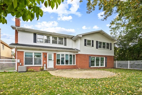 Tiny photo for 2206 W LAWRENCE Lane, Mount Prospect, IL 60056 (MLS # 12788981)