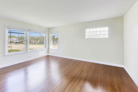 Tiny photo for Des Plaines, IL 60018 (MLS # 12620281)