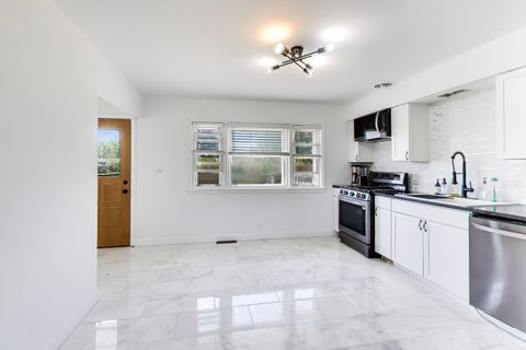 Tiny photo for Des Plaines, IL 60018 (MLS # 12620281)