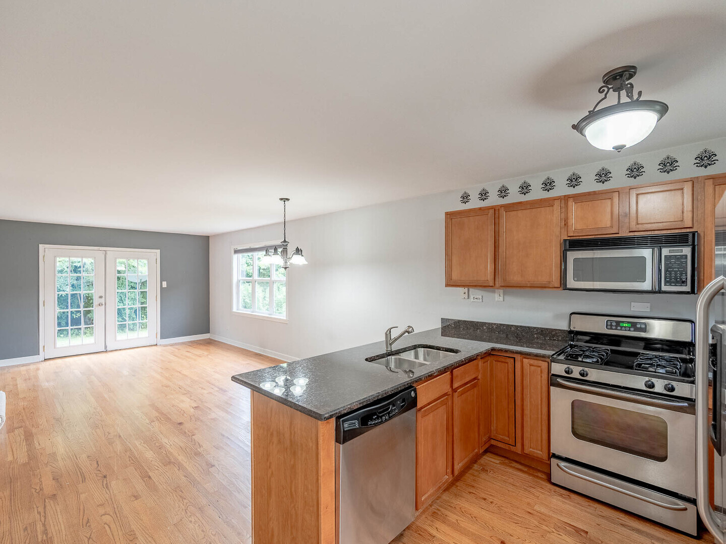 525 W Washington Avenue 9