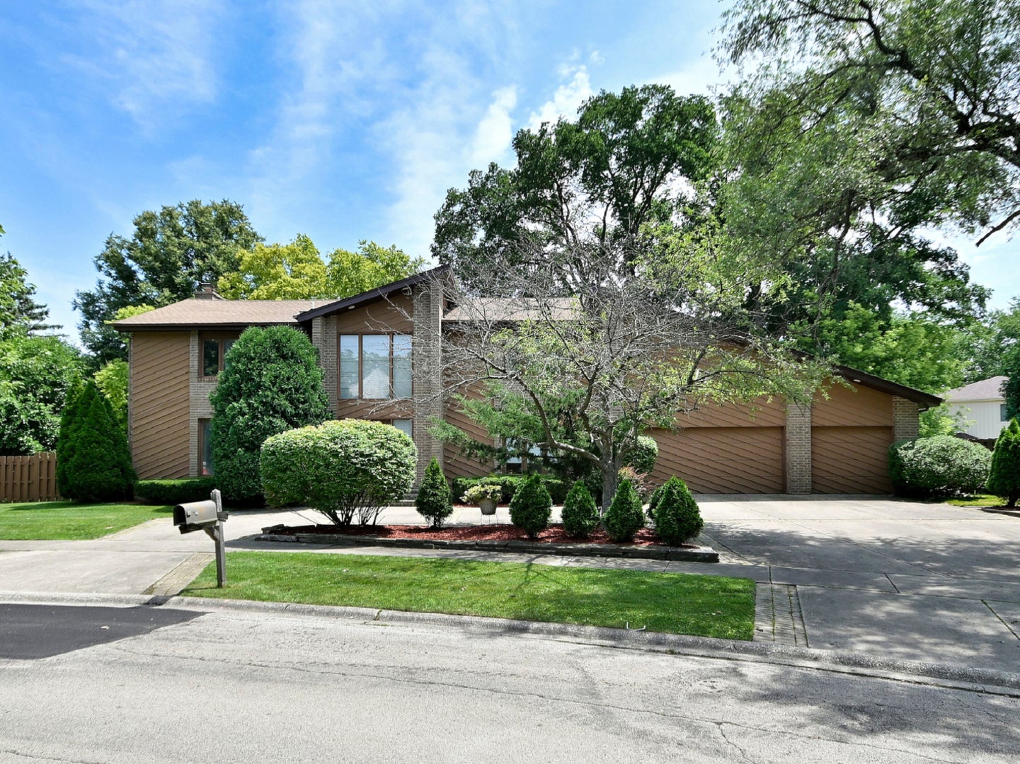2005 Mallard Drive