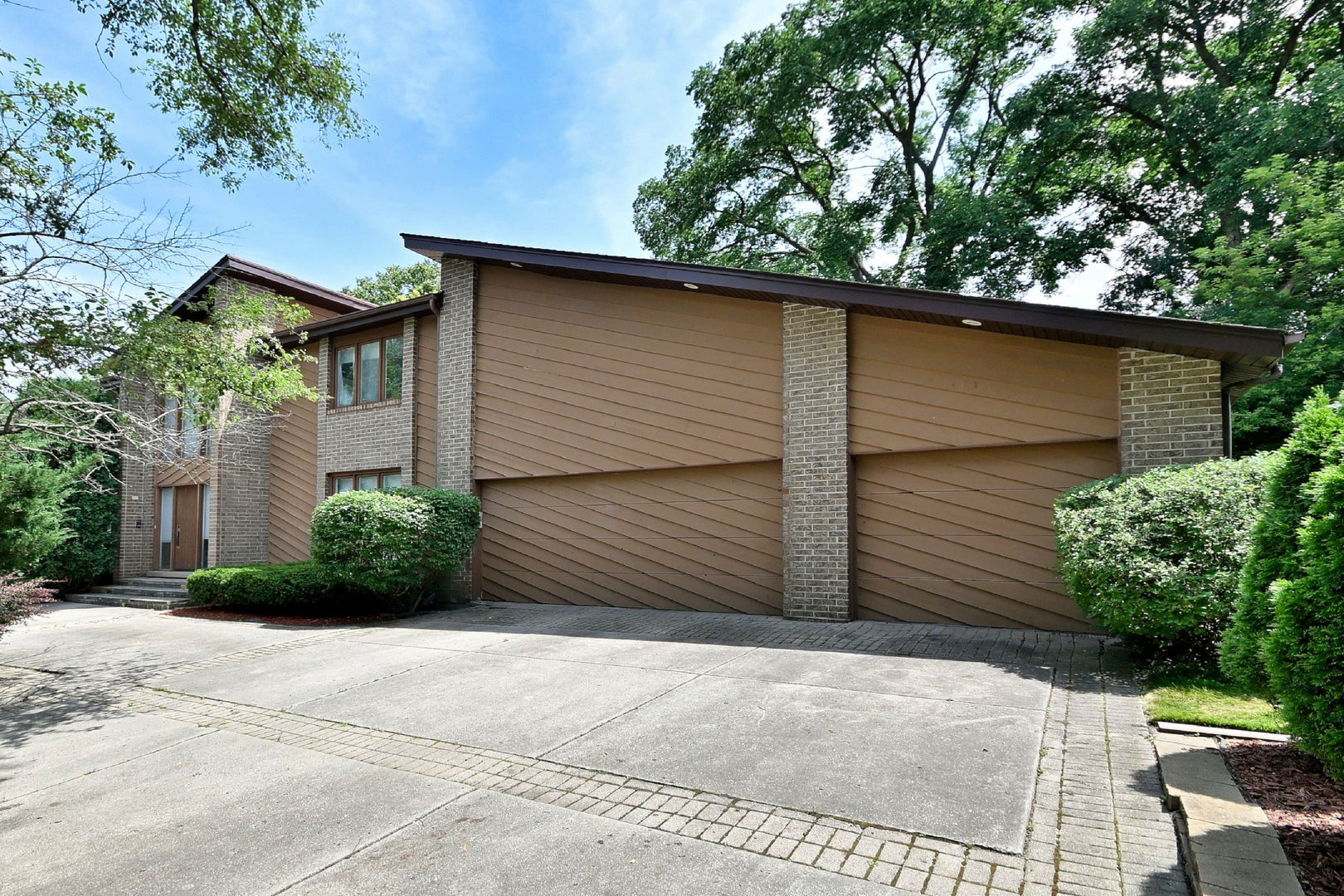 2005 Mallard Drive