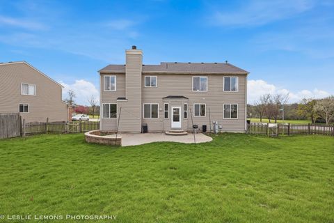 Tiny photo for 2110 Summerlin Drive, Aurora, IL 60503 (MLS # 12594391)