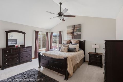 Tiny photo for 2110 Summerlin Drive, Aurora, IL 60503 (MLS # 12594391)