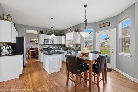 Tiny photo for 2110 Summerlin Drive, Aurora, IL 60503 (MLS # 12594391)