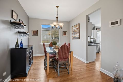 Tiny photo for 2110 Summerlin Drive, Aurora, IL 60503 (MLS # 12594391)