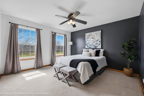 Tiny photo for 2110 Summerlin Drive, Aurora, IL 60503 (MLS # 12594391)