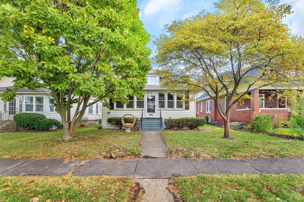 Photo for 308 E Delaware Street, Dwight, IL 60420 (MLS # 12507273)