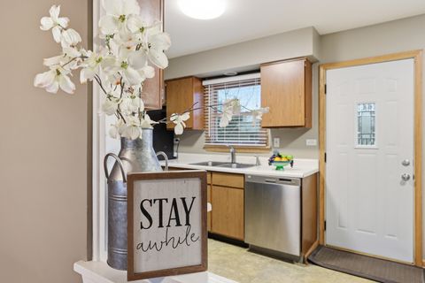 Tiny photo for 1106 Lovell Court, Elk Grove Village, IL 60007 (MLS # 12577740)