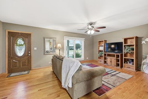 Tiny photo for 1106 Lovell Court, Elk Grove Village, IL 60007 (MLS # 12577740)