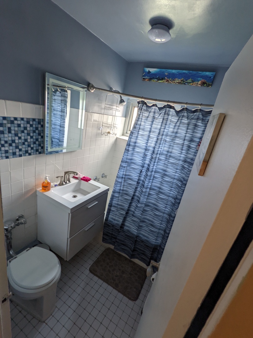 4950 N Marine Drive 1105