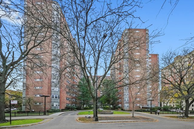 4950 N Marine Drive 1105