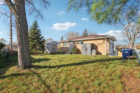 Tiny photo for 866 Clark Lane, Des Plaines, IL 60016 (MLS # 12519519)