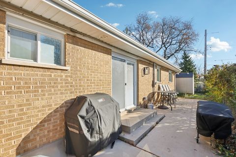 Tiny photo for 866 Clark Lane, Des Plaines, IL 60016 (MLS # 12519519)