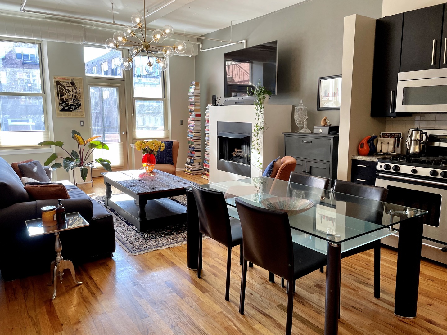 6 S Laflin Street 522