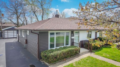 Tiny photo for 8953 S Corcoran Road, Hometown, IL 60456 (MLS # 12619072)