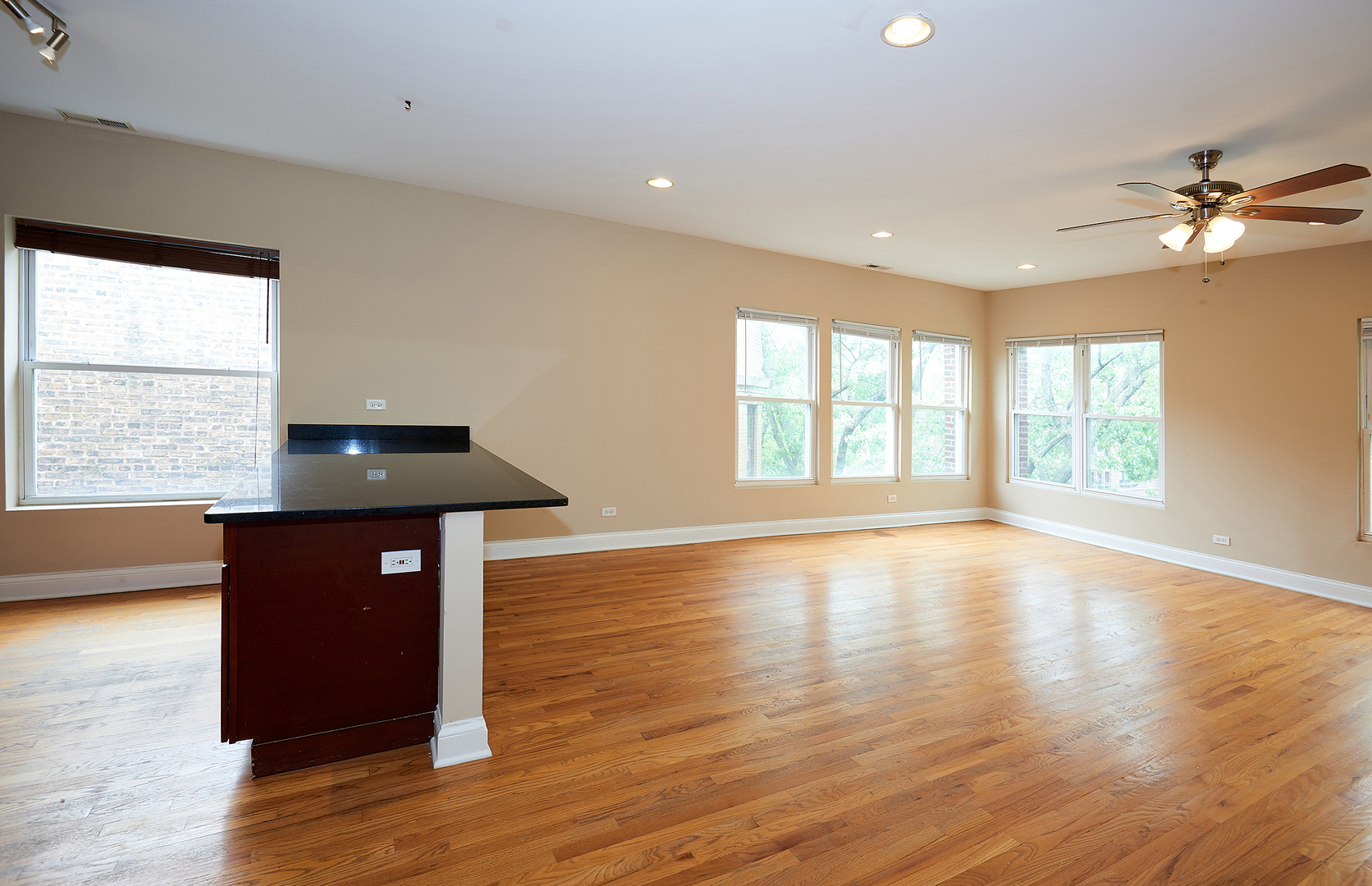 1609 W Farwell Avenue 2