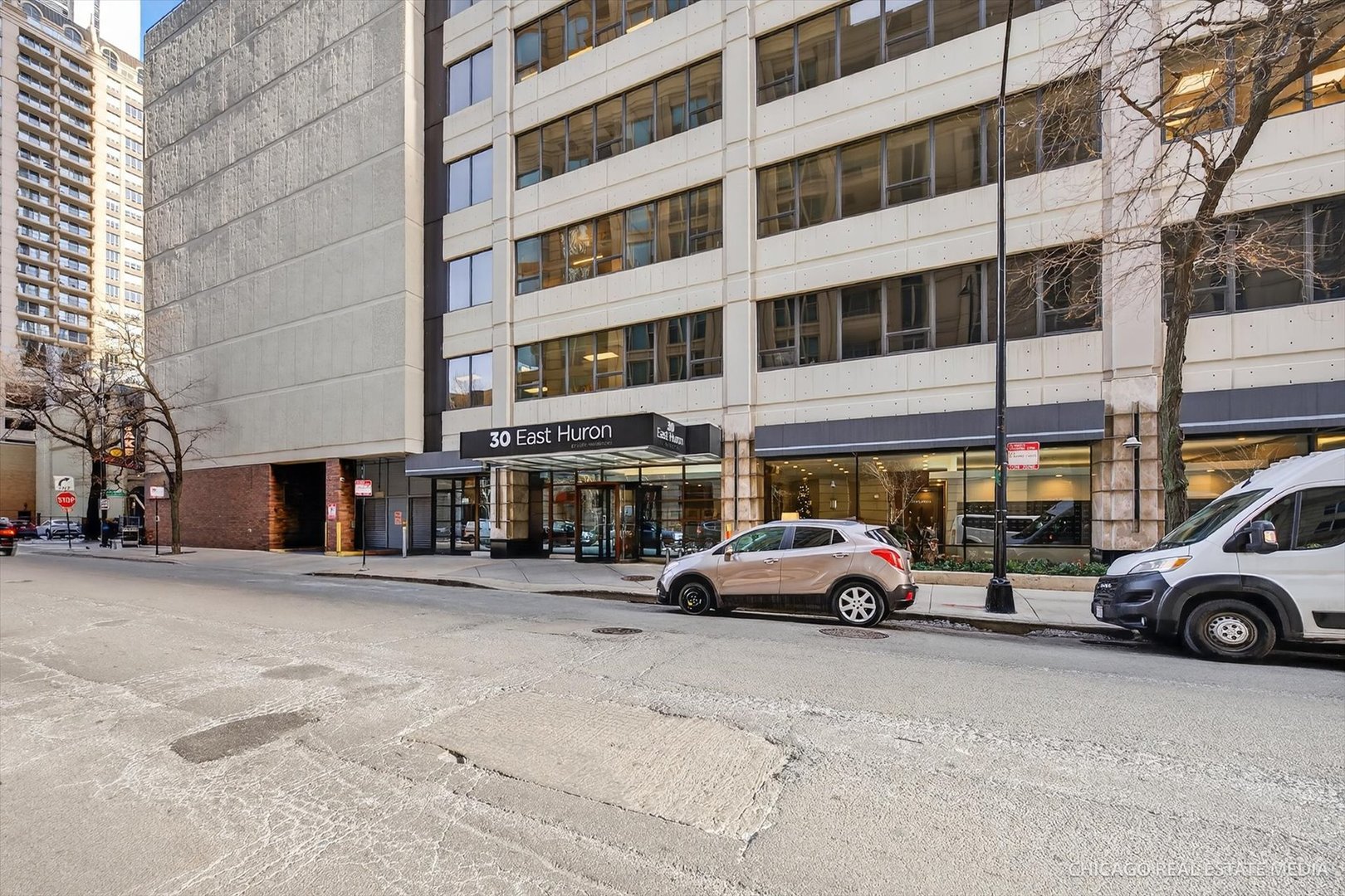 30 E Huron Street 02-COM04