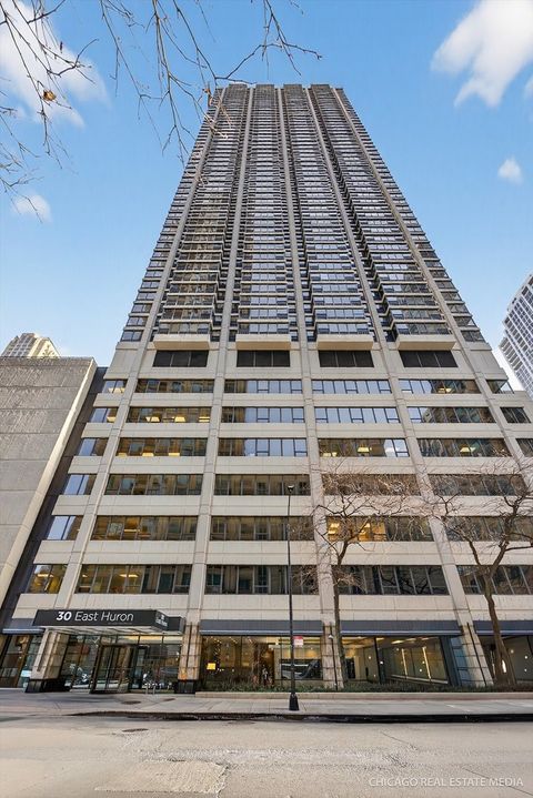 30 E Huron Street 02-COM04 Chicago IL 60611