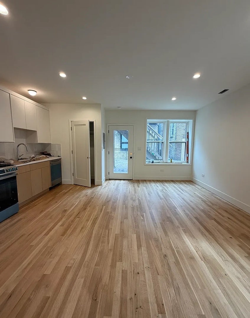 1751 W Superior Street CH1