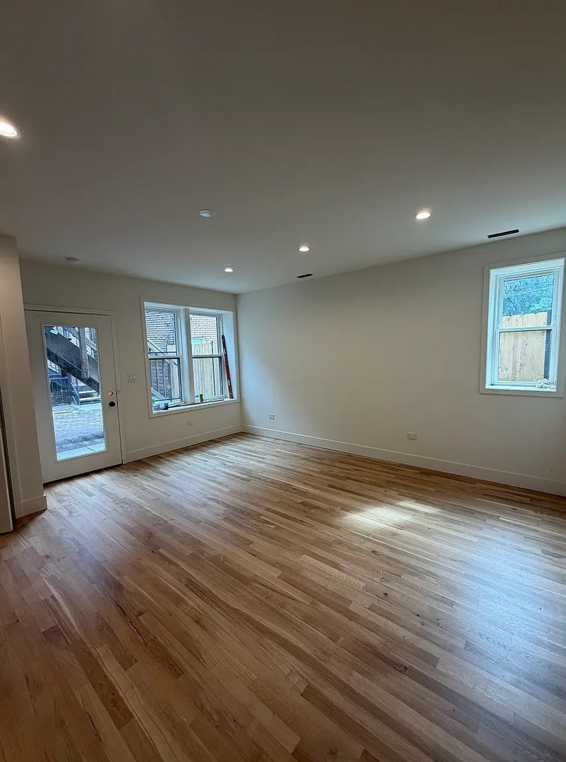 1751 W Superior Street CH1