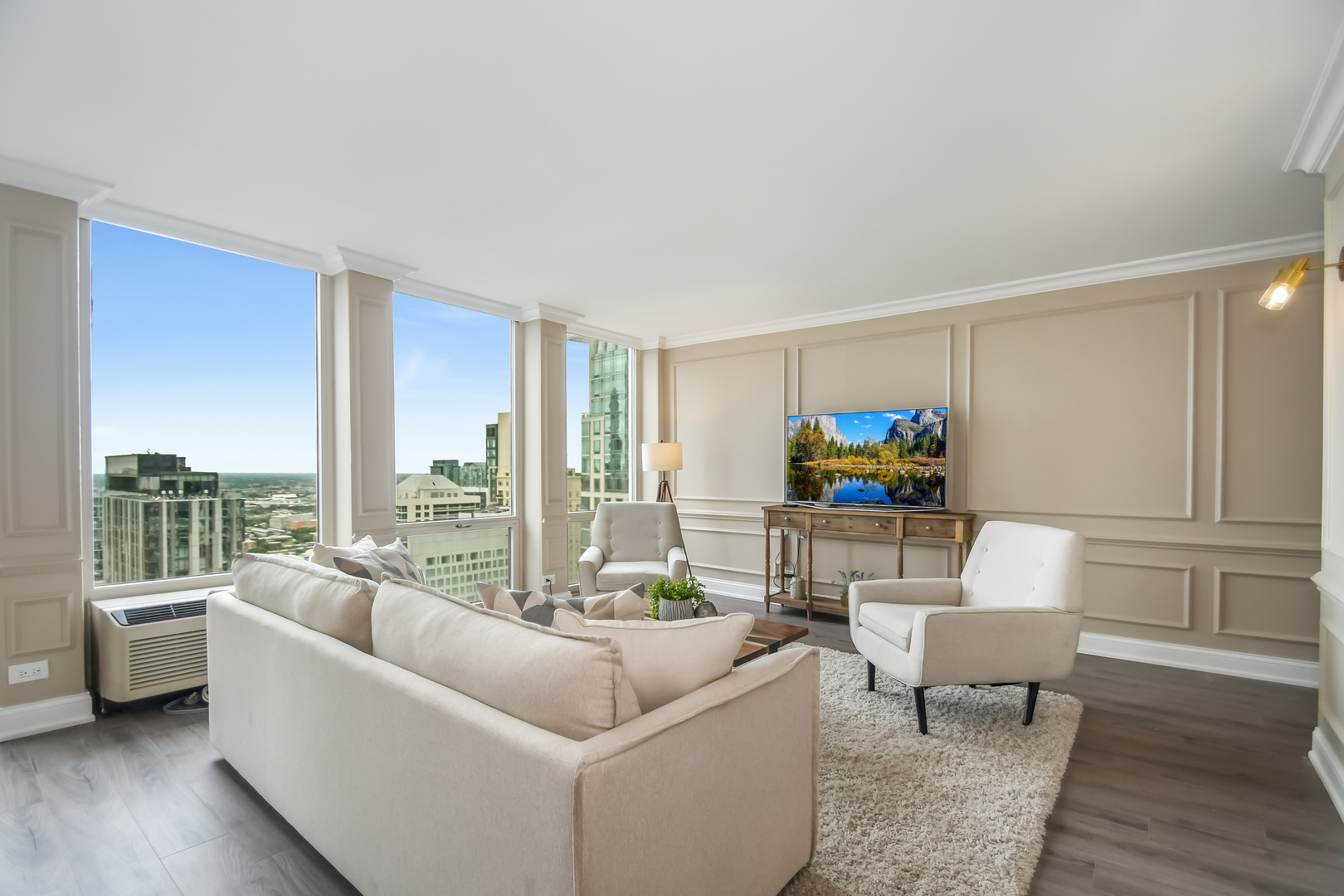 111 E Chestnut Street 44J