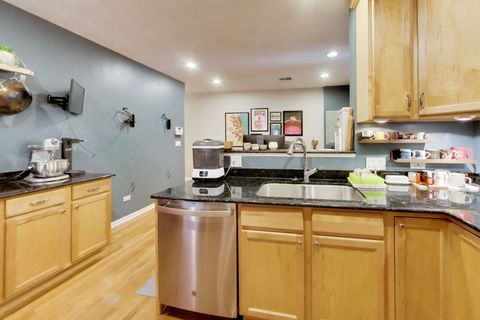 Tiny photo for 7311 N HONORE Street #2, Chicago, IL 60626 (MLS # 12638966)