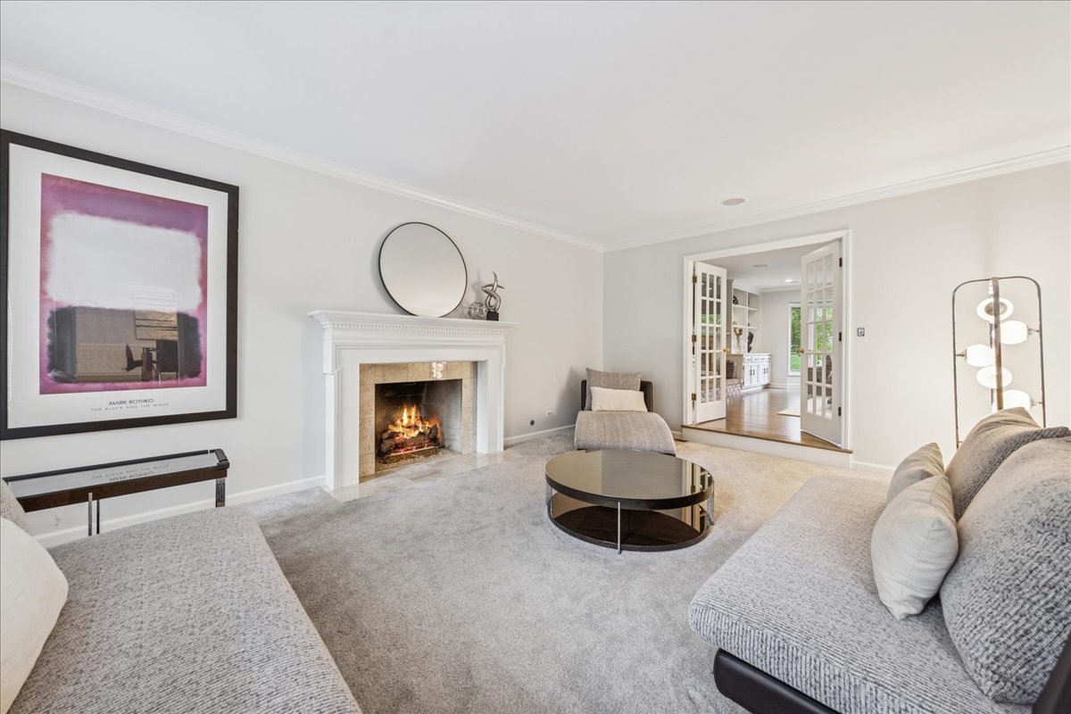 221 Meadowbrook Lane