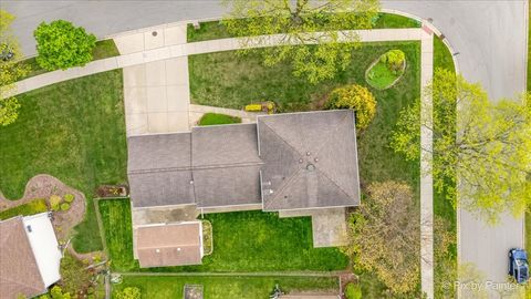 Tiny photo for 262 Woodville Lane, Schaumburg, IL 60193 (MLS # 12635412)