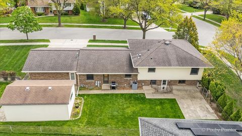 Tiny photo for 262 Woodville Lane, Schaumburg, IL 60193 (MLS # 12635412)