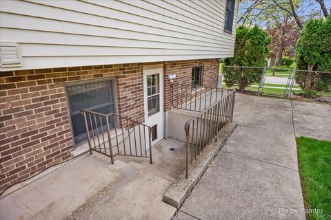 Tiny photo for 262 Woodville Lane, Schaumburg, IL 60193 (MLS # 12635412)