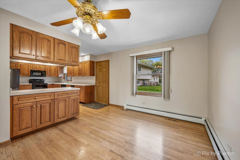 Tiny photo for 262 Woodville Lane, Schaumburg, IL 60193 (MLS # 12635412)
