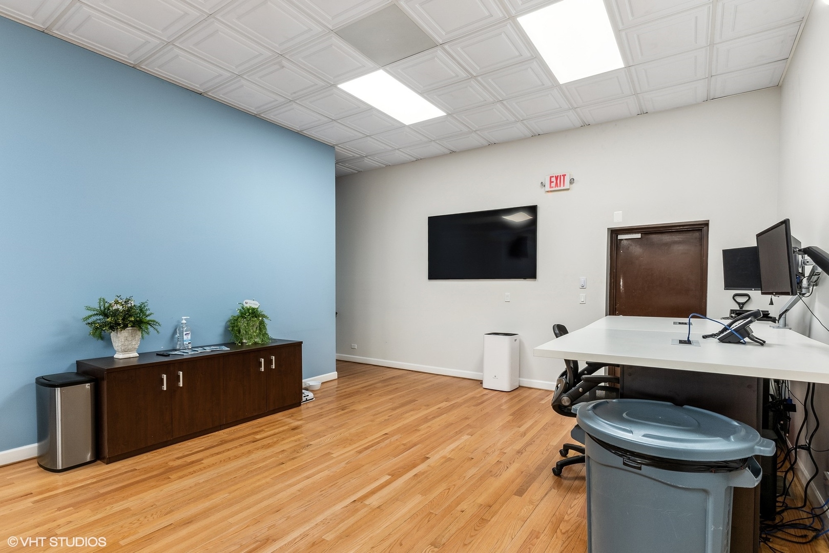 705 N Milwaukee Avenue