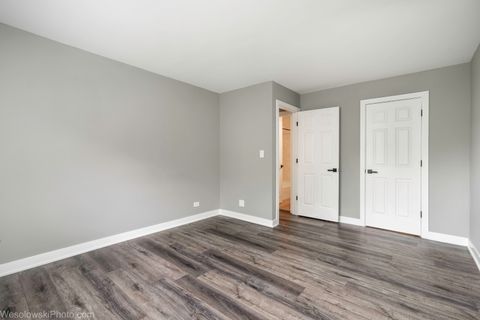 Tiny photo for 11 OAK CREEK Drive #1120, Buffalo Grove, IL 60089 (MLS # 12683647)