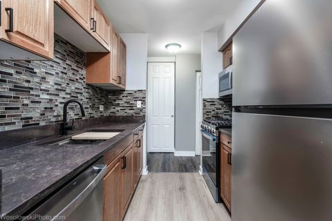 Tiny photo for 11 OAK CREEK Drive #1120, Buffalo Grove, IL 60089 (MLS # 12683647)