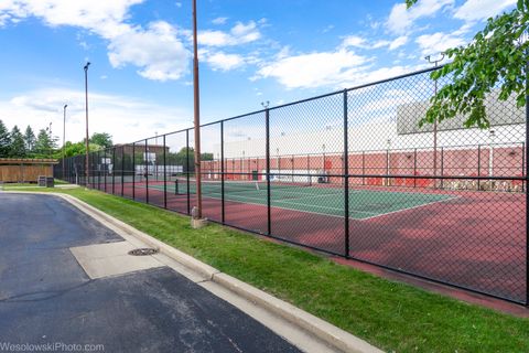 Tiny photo for 11 OAK CREEK Drive #1120, Buffalo Grove, IL 60089 (MLS # 12683647)