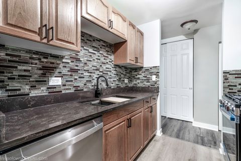 Tiny photo for 11 OAK CREEK Drive #1120, Buffalo Grove, IL 60089 (MLS # 12683647)