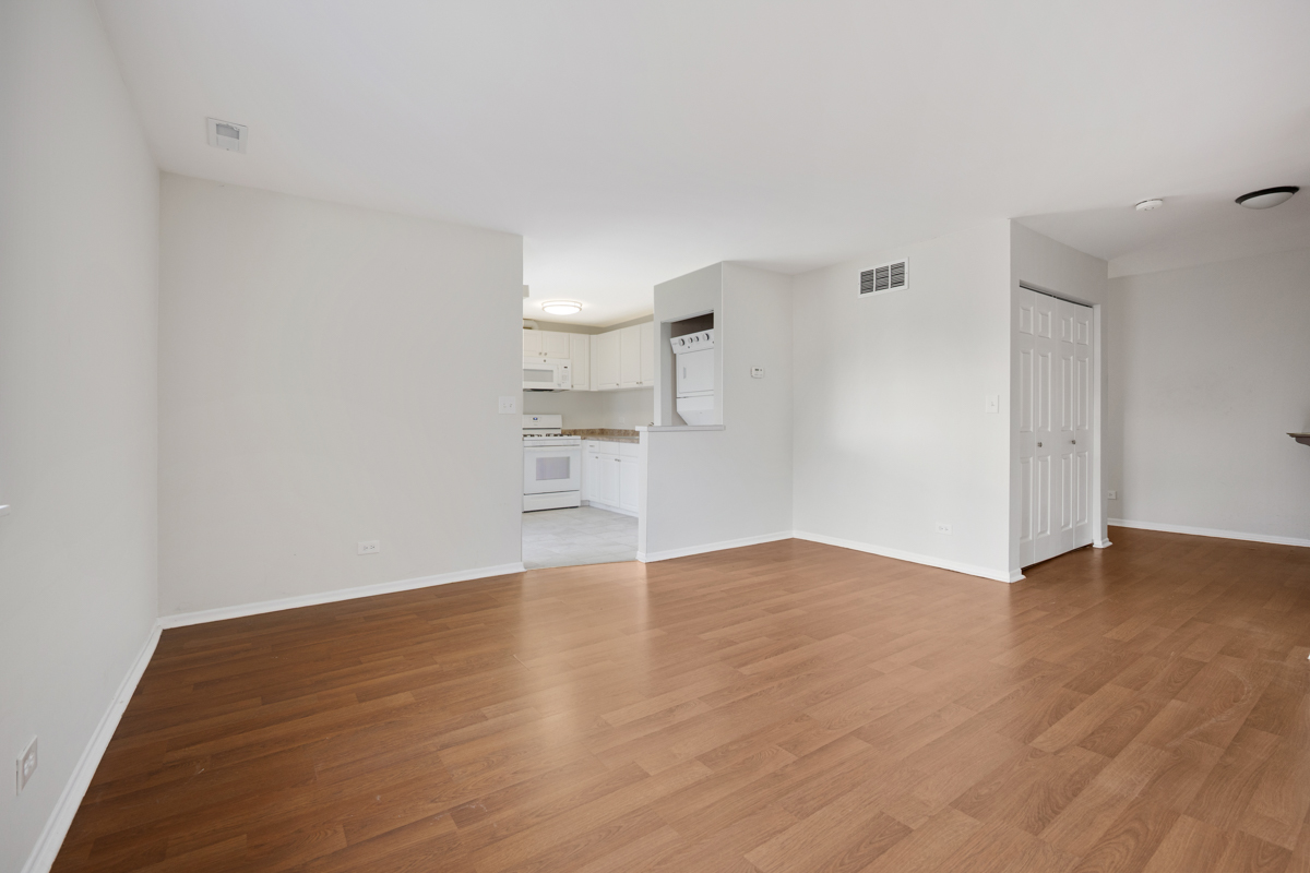 93 N Victoria Lane D