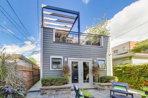 Tiny photo for 1820 W Farragut Avenue, Chicago, IL 60640 (MLS # 12565961)