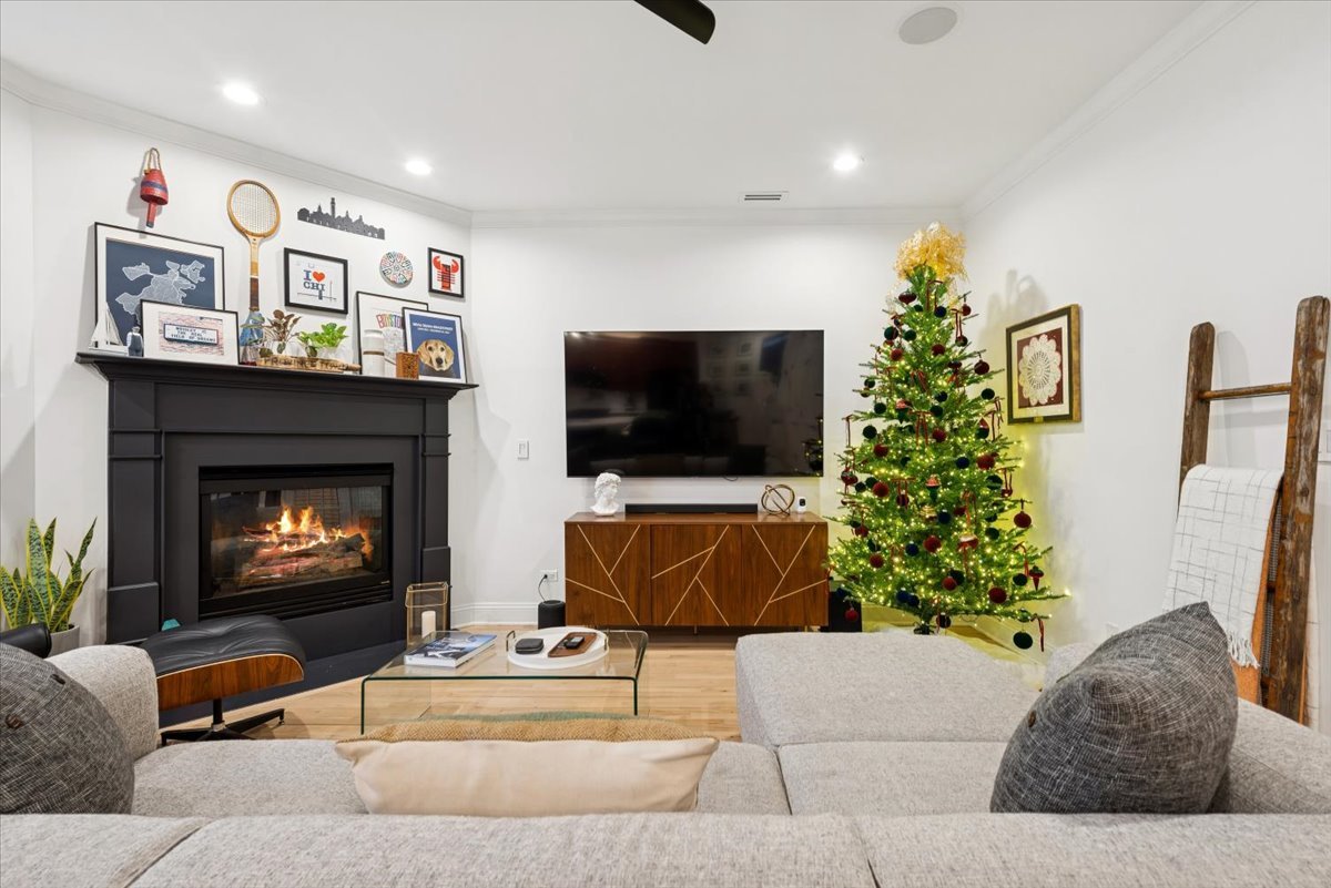 3746 N Fremont Street 1