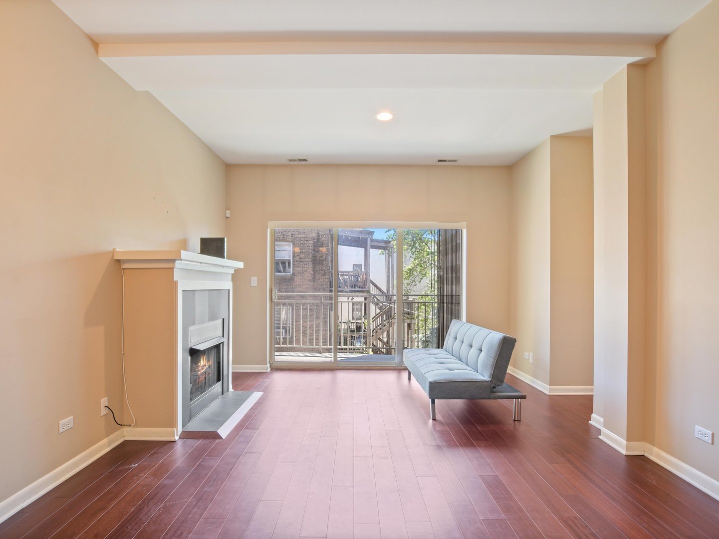 1928 N Kedzie Avenue 304