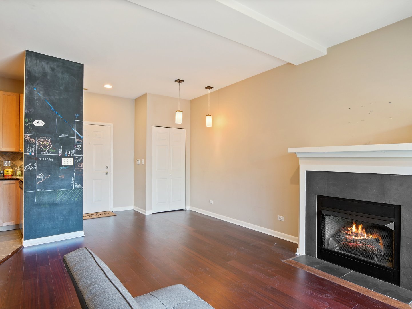 1928 N Kedzie Avenue 304