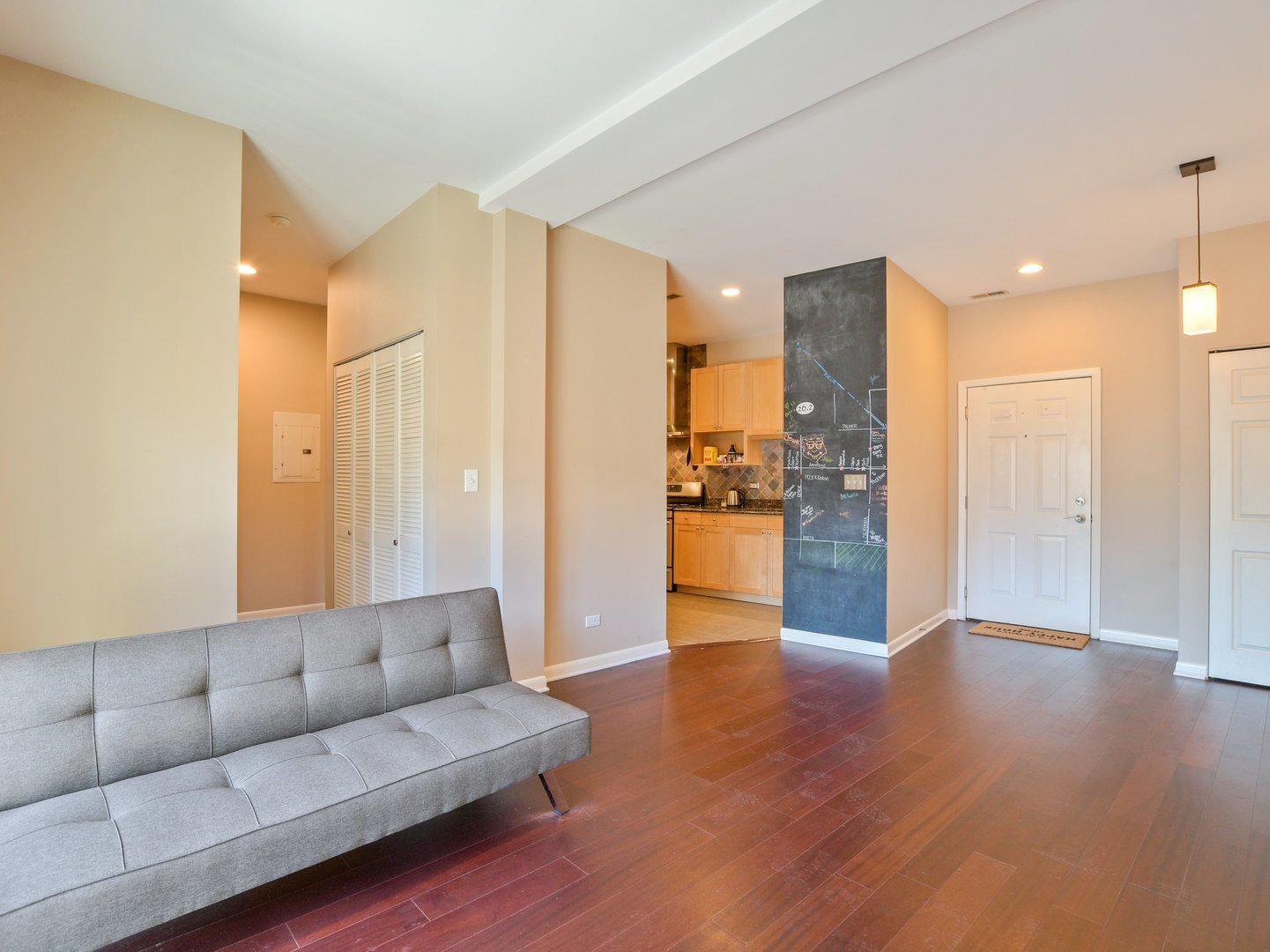 1928 N Kedzie Avenue 304