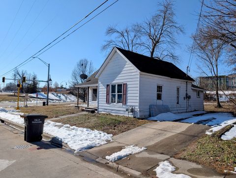 Tiny photo for 606 S WASHINGTON Street, Carbondale, IL 62901 (MLS # 12567604)