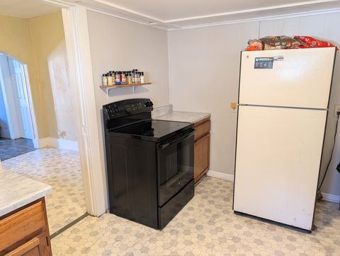 Tiny photo for 606 S WASHINGTON Street, Carbondale, IL 62901 (MLS # 12567604)