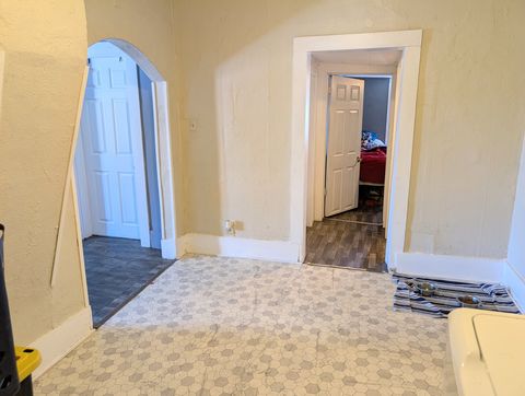 Tiny photo for 606 S WASHINGTON Street, Carbondale, IL 62901 (MLS # 12567604)